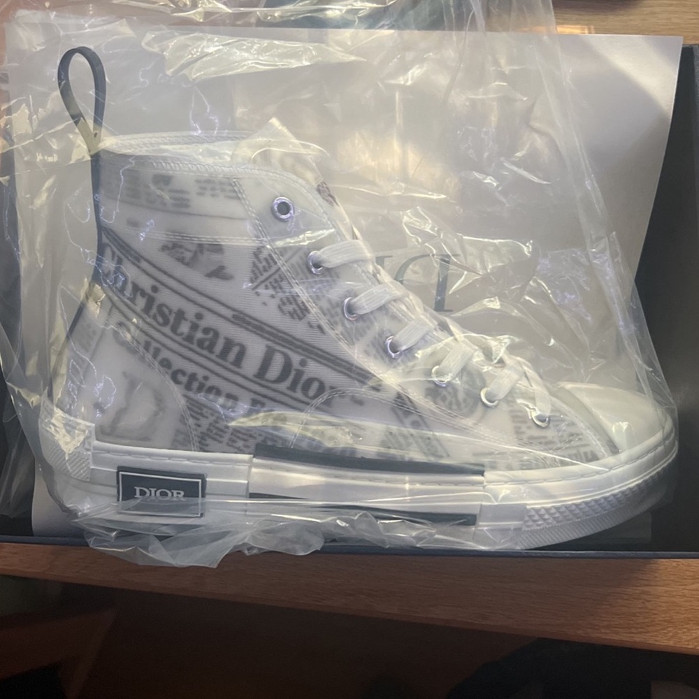 Dior B23